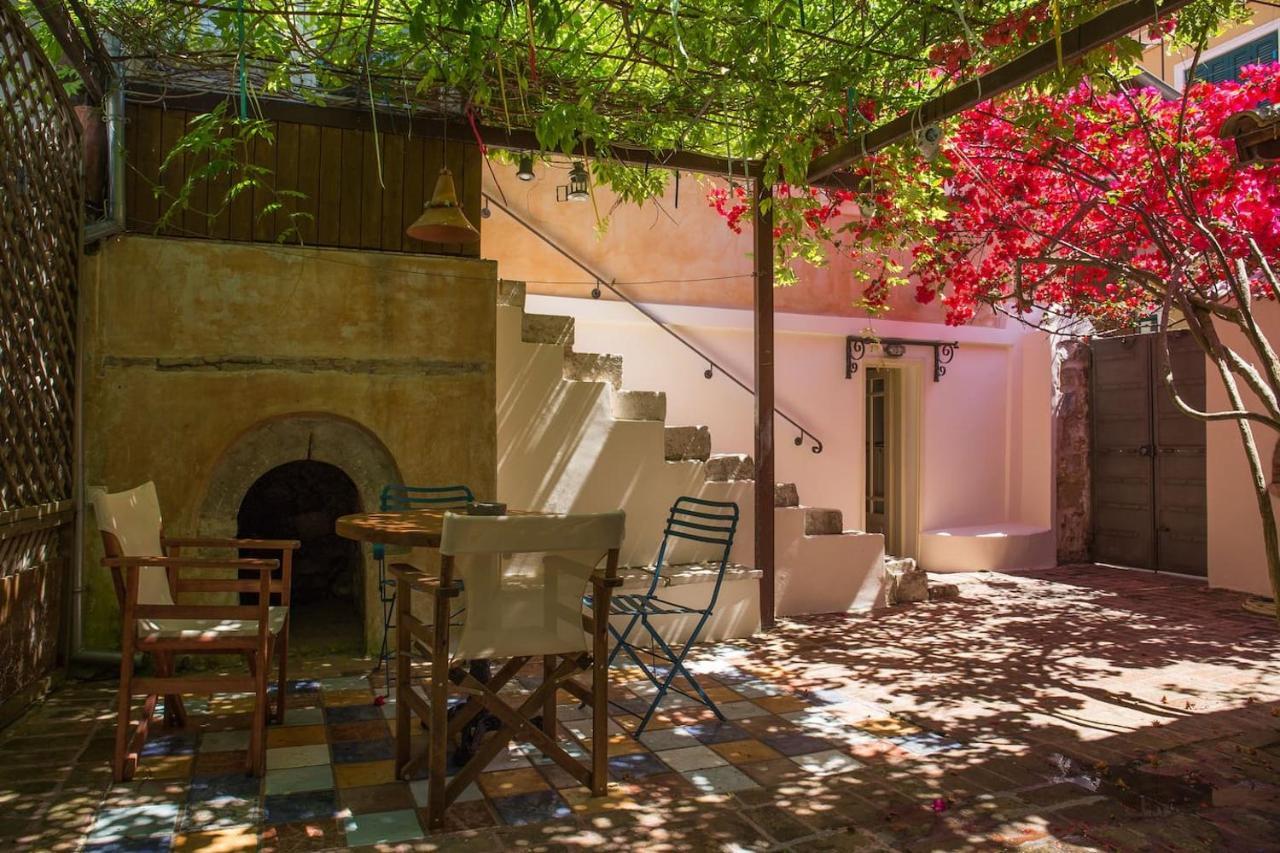 Lefkada Town Traditional House / Cozy Yard Exterior photo